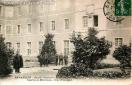 Carte postale ancienne Besançon - A. Piguet - BESANÇON - Ancien Séminaire désaffecté, Rue Mégevand. Caserne de Réservistes. Cour Principale