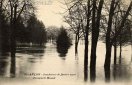 Carte postale ancienne - BESANÇON - Inondations de Janvier 1910 - Promenade Mica...