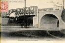 Carte postale ancienne Besançon - E. M. - BESANÇON - Passerelle de Montrapon