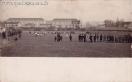Carte postale ancienne - BESANÇON - Football à Montrapon et casernes de Charmont