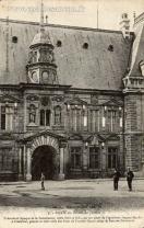 Carte postale ancienne - Besançon Historique (M. D.) - 9. - Façade du Palais de ...