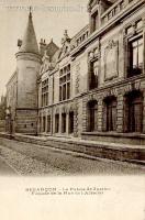 Carte postale ancienne - BESANÇON - Le Palais de Justice - Façade de la Rue de l...