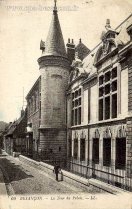 Carte postale ancienne - 64 BESANÇON. - La Tour du Palais.