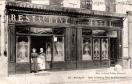 Carte postale ancienne - 245 - BESANÇON - Hôtel Vuillermoz, Place de la Révoluti...