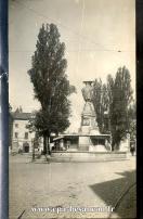 Carte postale ancienne - BESANÇON - Fontaine de la Place Labourée - Août 1918