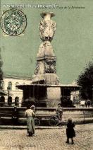Carte postale ancienne - Besançon - Fontaine de la Place de la Révolution