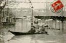 Carte postale ancienne - BESANÇON - Inondations de Janvier 1910 - Place de la Ré...