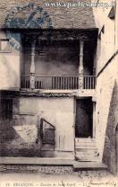 Carte postale ancienne - 72 BESANÇON. - Escalier du Saint-Esprit.