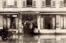 Carte postale ancienne - BESANÇON - L'Hôtel de la Couronne - Inondations de janv...