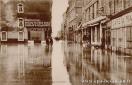 Carte postale ancienne Besançon - Carrey - Inondations des 20-21 Janvier 1910 - 3 bis. - BESANÇON - Rue Gustave Courbet (Anct Rue de Glères)