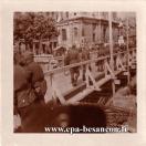 Carte postale ancienne - BESANÇON - Soldats allemands sur le pont Battant - anné...