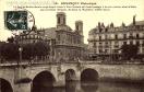 Carte postale ancienne Besançon - I.P.M. - 46. BESANÇON Historique - Le Pont de Battant dans le corps duquel existe le Pont Romain qui livrait passage à la voie romaine allant d'Italie aux provinces rhénanes. Au fond, la Madeleine (XVIIIe siècle).