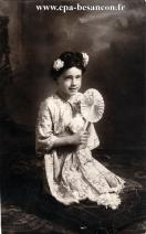 Carte postale ancienne - BESANÇON - Portrait de jeune fille