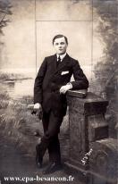 Carte postale ancienne - BESANÇON - Portrait de jeune homme