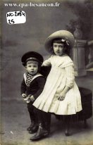 Carte postale ancienne - BESANÇON - Portrait de jeunes enfants