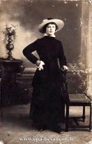 Carte postale ancienne - BESANÇON - Portrait d'une jeune femme