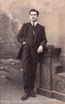 Carte postale ancienne - BESANÇON - Portrait d'un jeune homme