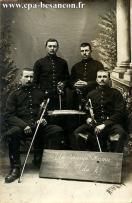 Carte postale ancienne - BESANÇON - Un groupe d'amis du 4e