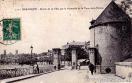 Carte postale ancienne - 111 - BESANÇON - Entrée de la Ville par la Passerelle d...