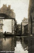 Carte postale ancienne - BESANÇON - Inondations de Janvier 1910 - Rue de l'Abreu...