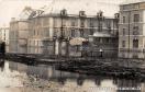 Carte postale ancienne - Besançon - Les Inondations de Janvier 1910 - Caserne Ly...