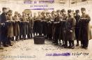 Carte postale ancienne - BESANÇON - Caserne Lyautey - Épluchage des pommes de te...