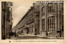 Carte postale ancienne - 37 BESANÇON - Rue de la République, la Poste et le Gran...