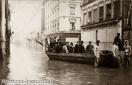 Carte postale ancienne - BESANÇON - Rue de la République - Inondations de 1910