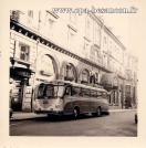 Carte postale ancienne - BESANÇON - Autocar devant l'Hôtel de l'Europe