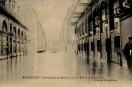 Carte postale ancienne - BESANÇON. - Inondations de Janvier 1910 - Rue de la Rép...