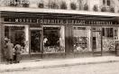 Carte postale ancienne - Besançon - Rue de la République - Magasin Fourrier-Bida...