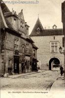 Carte postale ancienne - 566 - BESANÇON - Porte Rivotte et Maison Espagnole