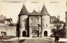 Carte postale ancienne Besançon - Nouvelles Galeries - 62 - EN FRANCHE COMTÉ - BESANÇON - Place Rivotte