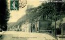 Carte postale ancienne Besançon - Mauny - Besançon. - Faubourg Rivotte et la Citadelle.