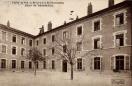 Carte postale ancienne - BESANÇON - Ecole Professionnelle - Cour de Récréation