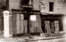 Carte postale ancienne - BESANÇON - 20 rue des Chaprais - Devanture de la librai...