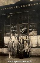 Carte postale ancienne - BESANÇON -  Café restaurant Charles Philibert en 1926 a...