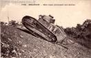 Carte postale ancienne - 7728. - BESANÇON. - Char léger gravissant une montée