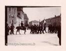 Carte postale ancienne - BESANÇON - Défilé militaire de l'infanterie place St Ja...