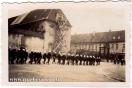 Carte postale ancienne - BESANÇON - Défilé des pompiers devant l'hôpital St Jacq...