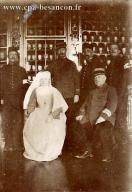 Carte postale ancienne - Pharmacie de l'Hôpital St-Jacques