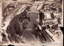 Carte postale ancienne - BESANÇON - Vue aérienne - Gare de la Mouillère, barrage...