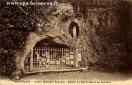 Carte postale ancienne - BESANÇON - Cours Ménager Sagesse - Grotte de Notre-Dame...