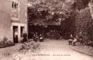 Carte postale ancienne - LA PROVIDENCE. - Un coin du Jardin.