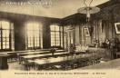 Carte postale ancienne Besançon - J. David et E. Vallois - Pensionnat Notre-Dame, 11, Rue de la Convention, BESANÇON - Le Réfectoire