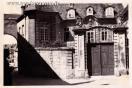 Carte postale ancienne - BESANÇON - La Porte Noire et l'archevêché - Hôtel Boito...