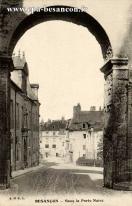 Carte postale ancienne - BESANÇON - Sous la Porte Noire