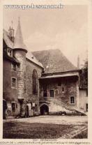 Carte postale ancienne - 2911 BESANÇON - COUR DE L'ANCIEN ÉVÊCHÉ DEVENU FACULTÉS...