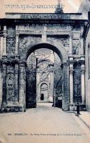 Carte postale ancienne - 888. - BESANÇON. - La Porte Noire et Entrée de la Cathé...