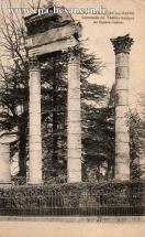 Carte postale ancienne - 20180. - BESANÇON-les-BAINS - Colonnade du Théâtre Anti...